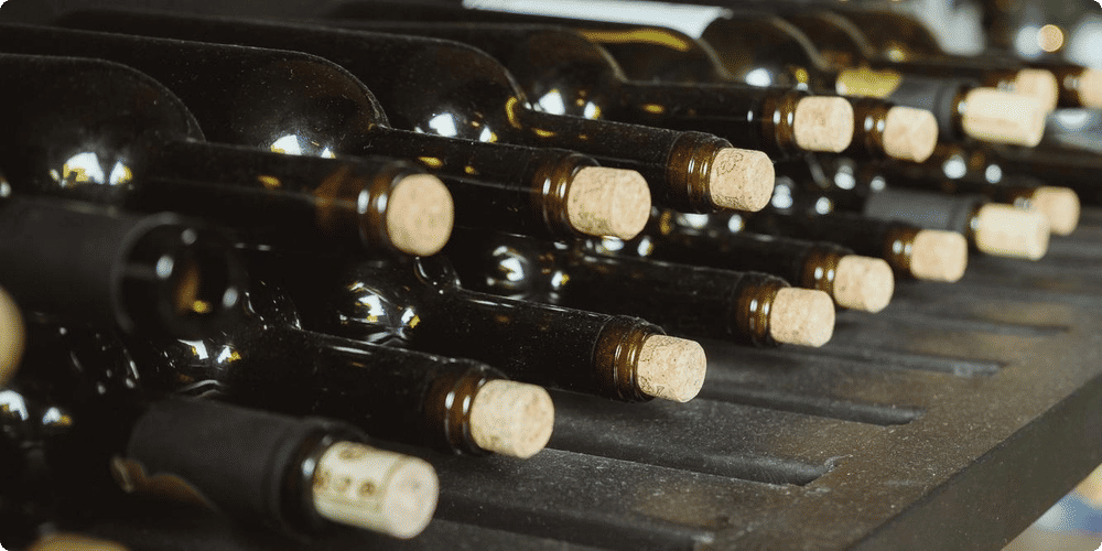 Guide de choix pour une armoire à vin compacte